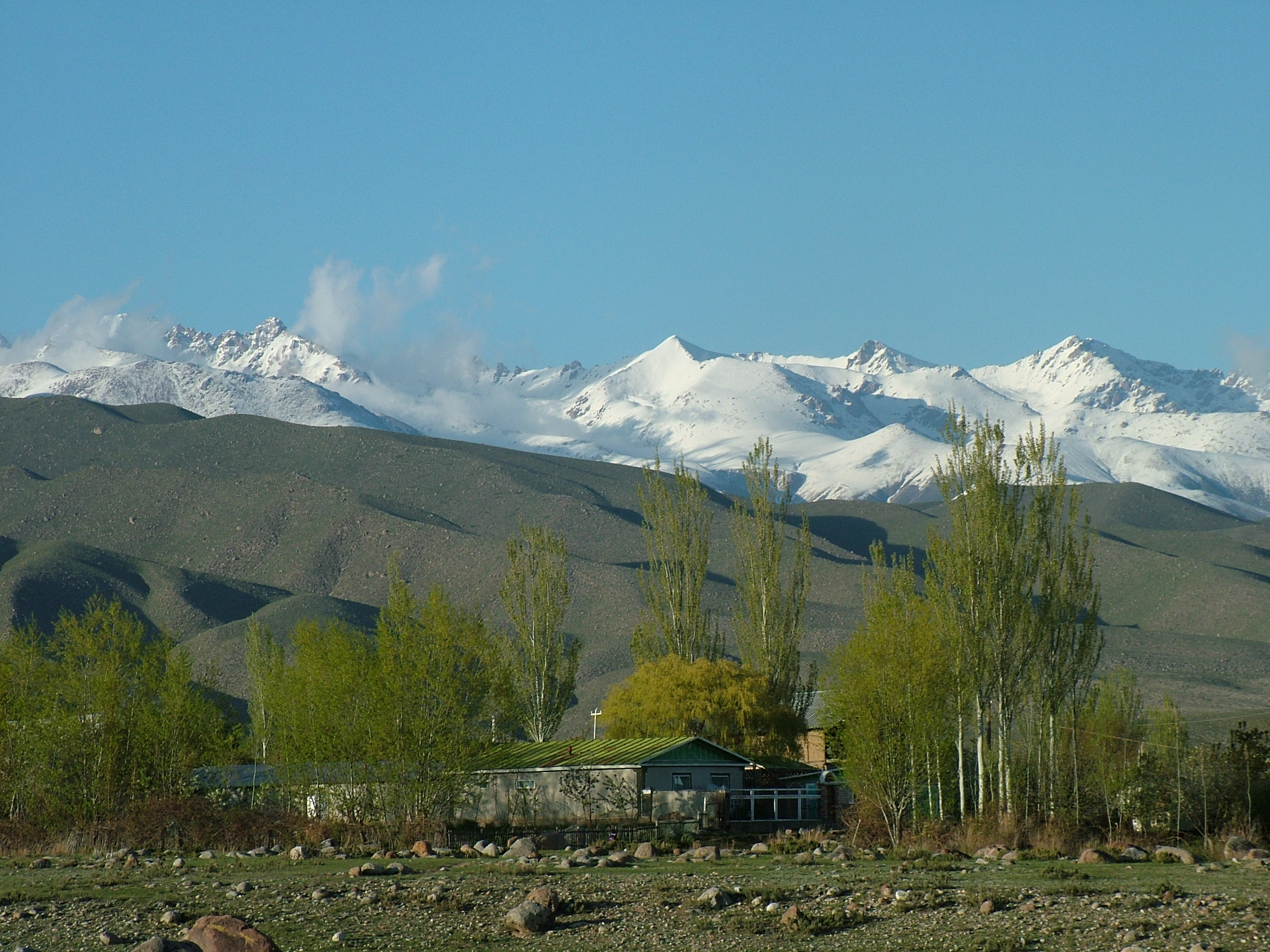 Central Asian mountain ridges north of Issyk Kul. Photo: Andreas Güntner